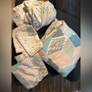 Twin size comforter and sheet set